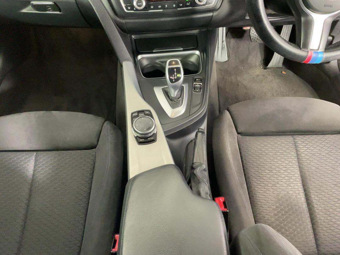 Photo '18' of BMW 3 Series