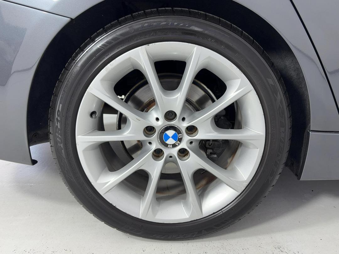 Photo '12' of BMW 3 Series