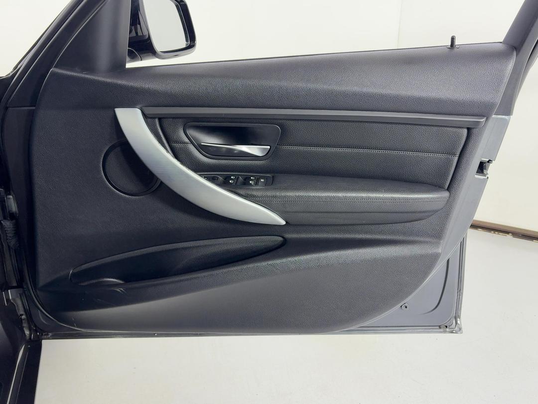 Photo '15' of BMW 3 Series