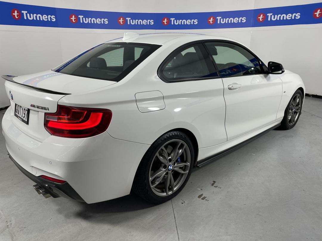 Photo '7' of BMW M235I