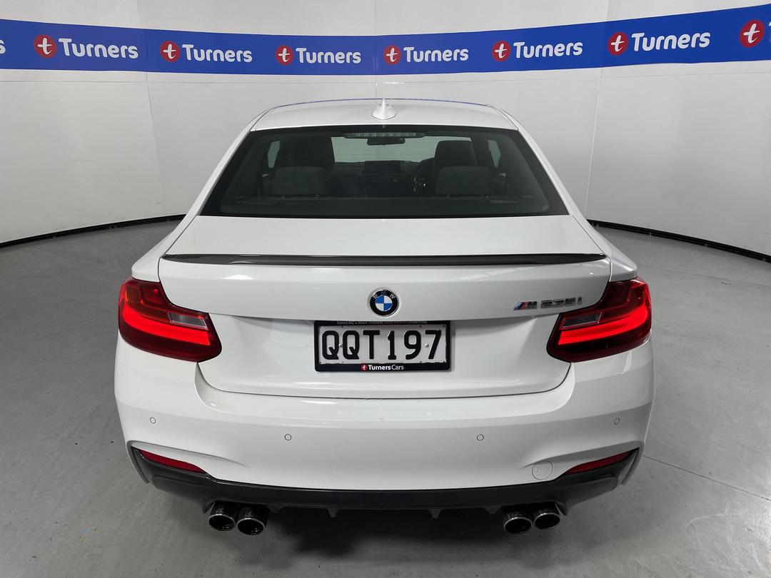 Photo '6' of BMW M235I