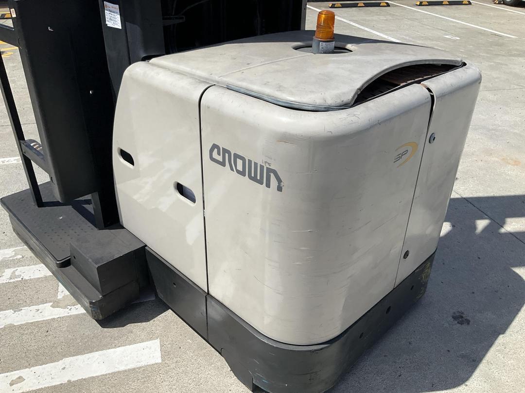 Photo '17' of Crown SP3550H Other Machine