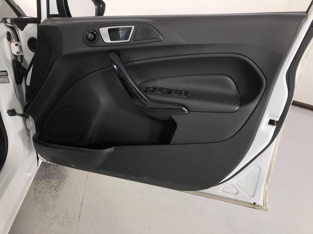 Photo '13' of Ford Fiesta Sport