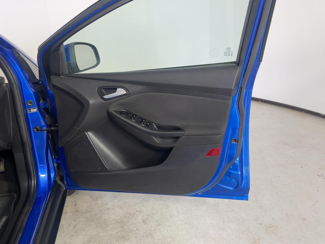 Photo '15' of Ford Focus