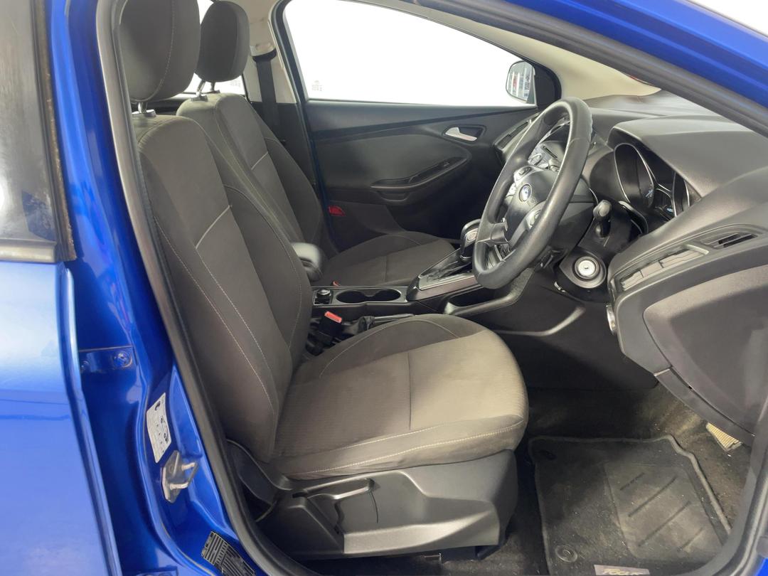 Photo '16' of Ford Focus
