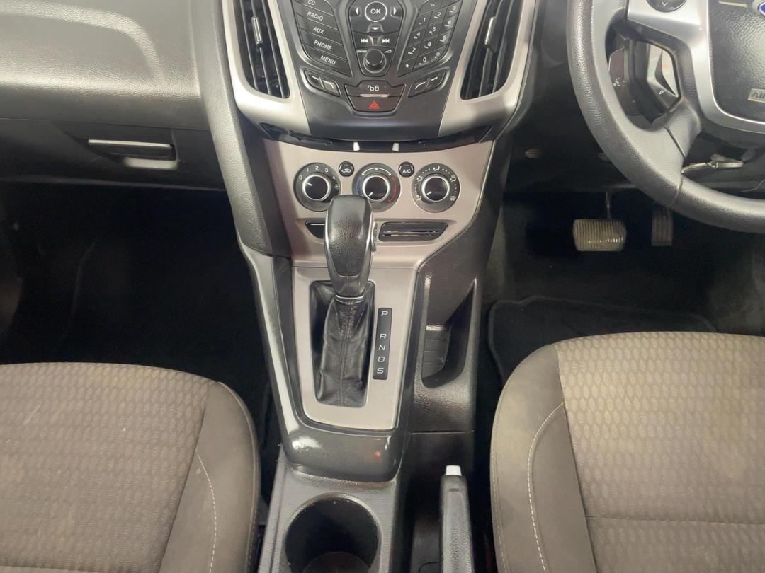 Photo '18' of Ford Focus