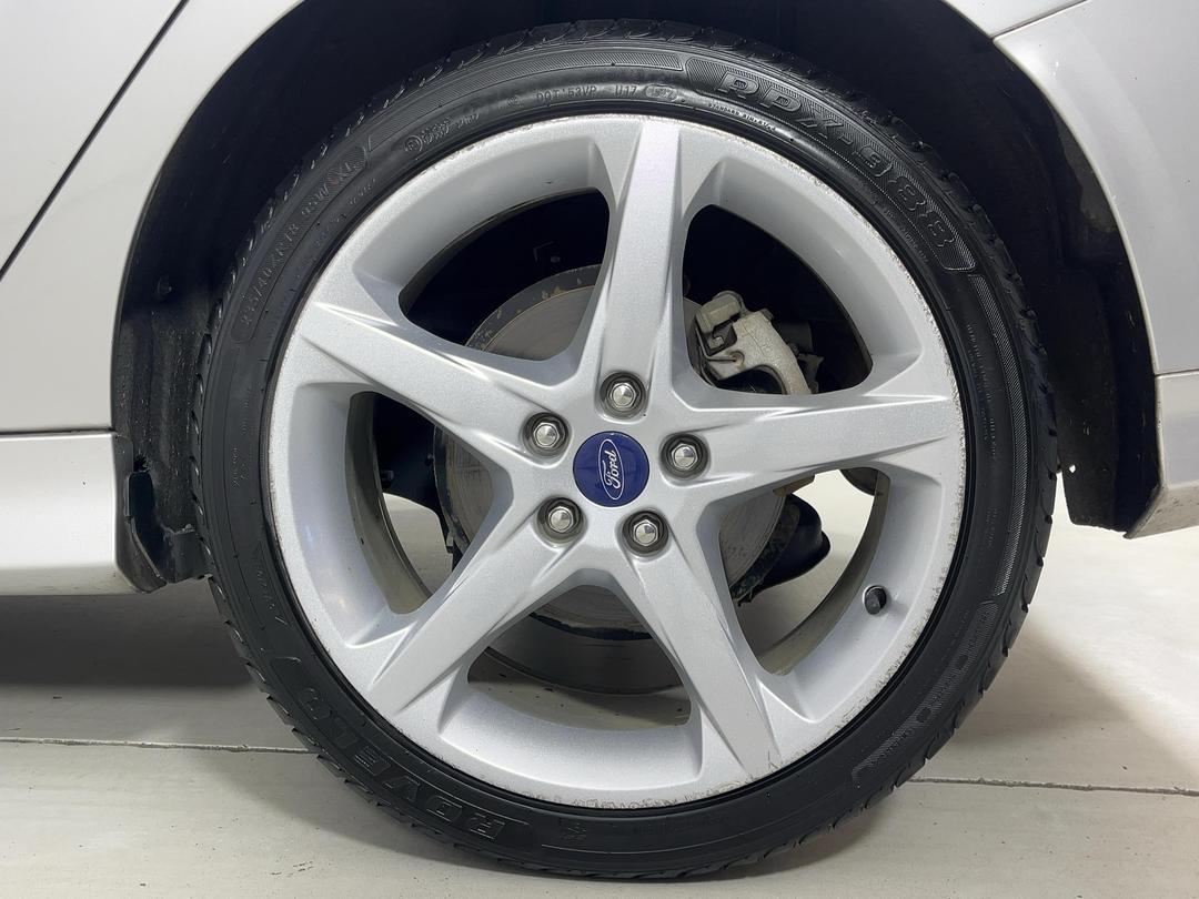 Photo '11' of Ford Focus