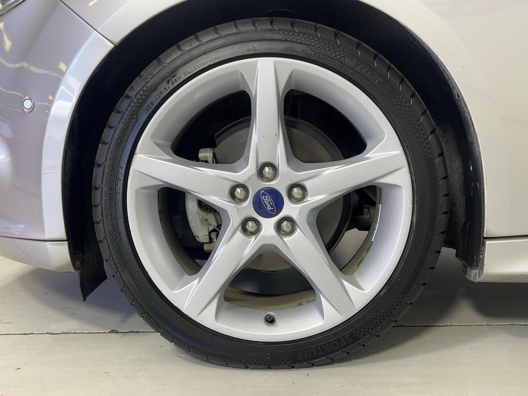 Photo '10' of Ford Focus
