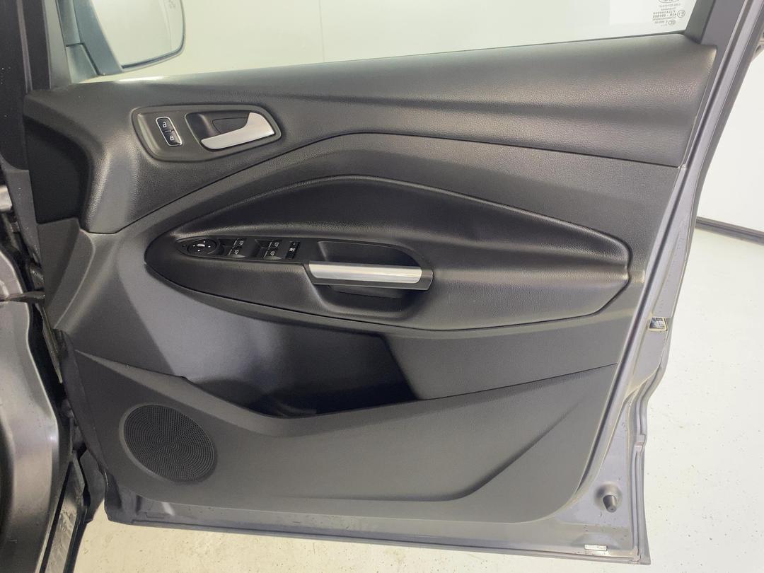 Photo '15' of Ford Kuga
