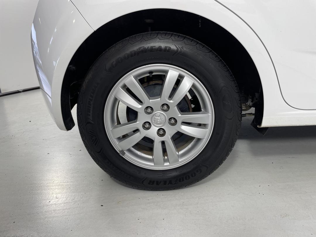 Photo '12' of Holden Barina