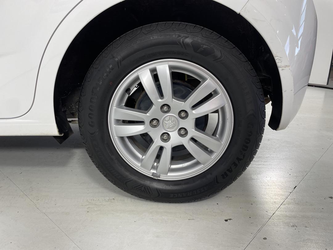 Photo '11' of Holden Barina