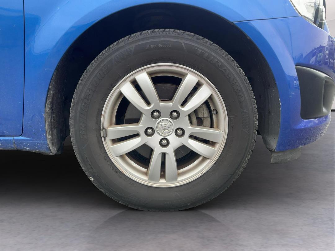 Photo '7' of Holden Barina CD Photo '7' of Holden Barina CD