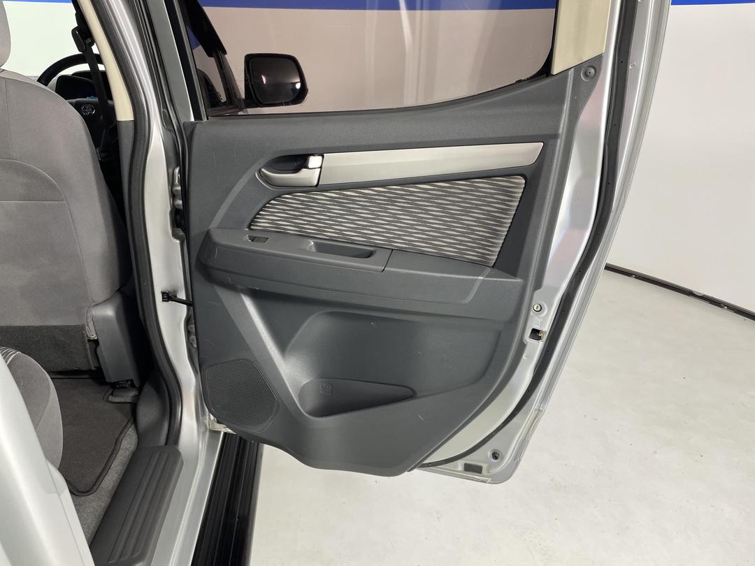 Photo '19' of Holden Colorado