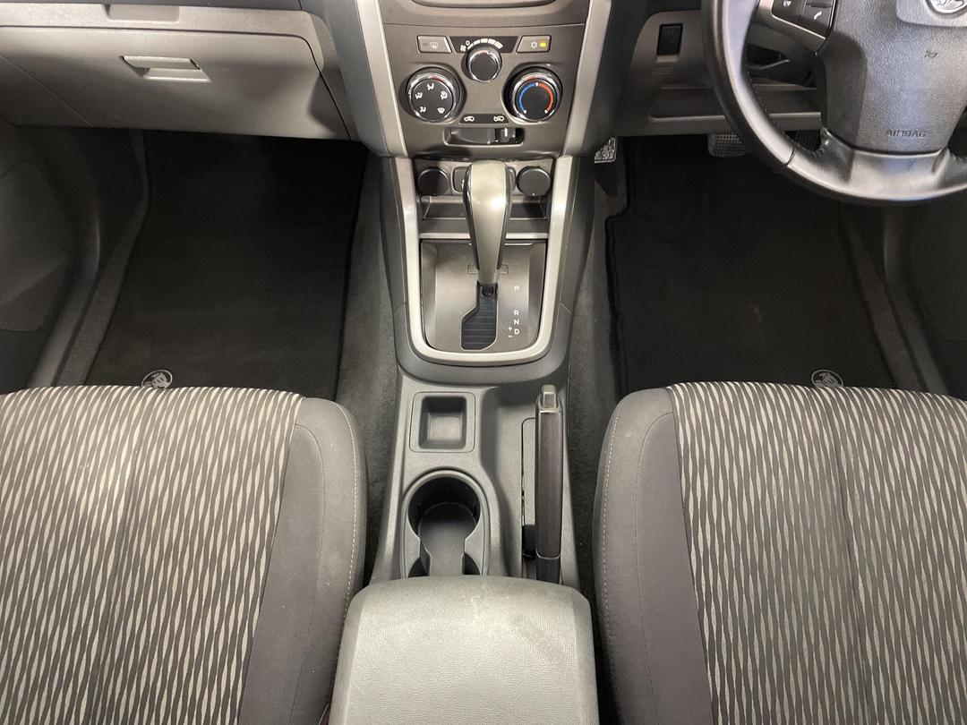 Photo '18' of Holden Colorado