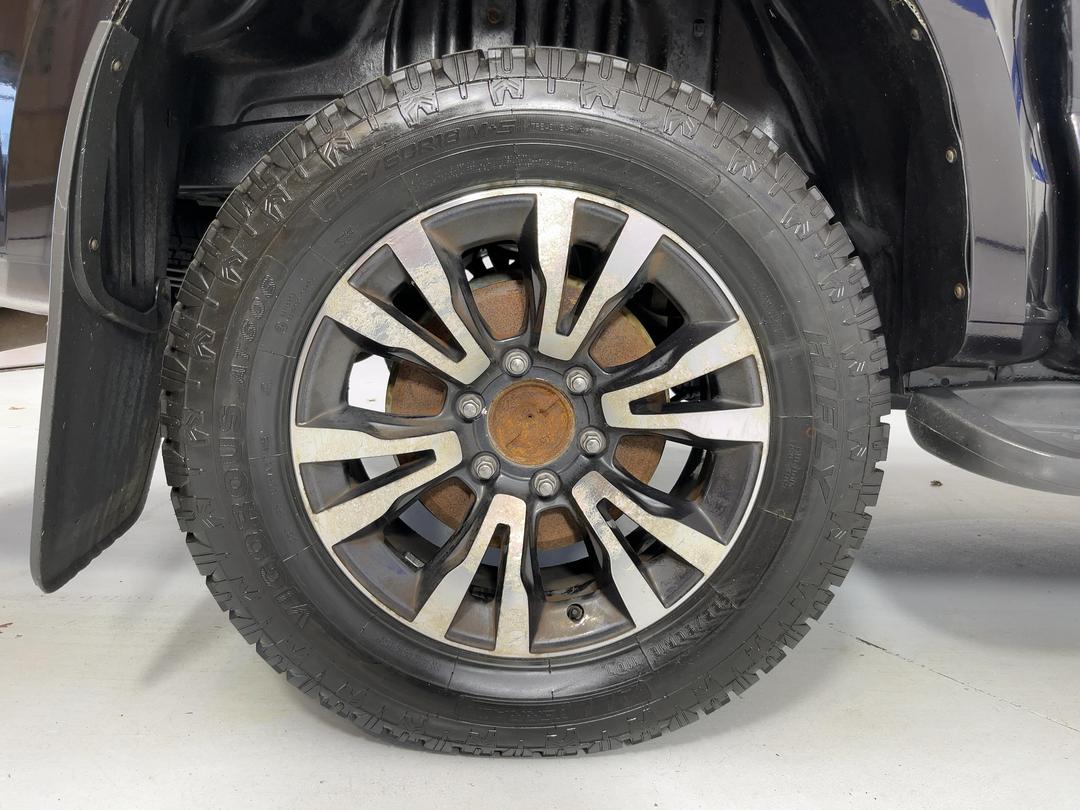 Photo '12' of Holden Colorado