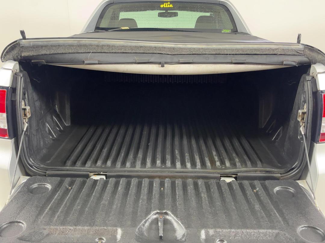 Photo '14' of Holden Commodore