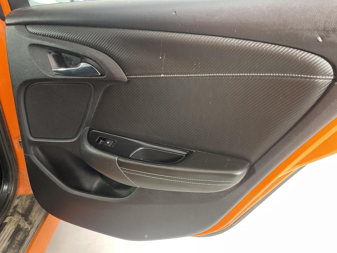 Photo '17' of Holden Commodore VF SV6