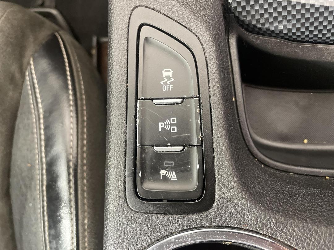 Photo '23' of Holden Commodore VF SV6