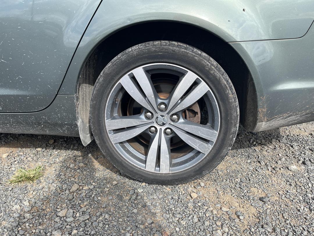 Photo '9' of Holden Commodore VF Evoke V6