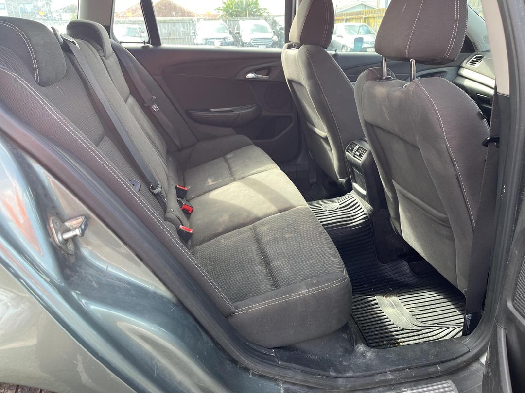 Photo '18' of Holden Commodore VF Evoke V6