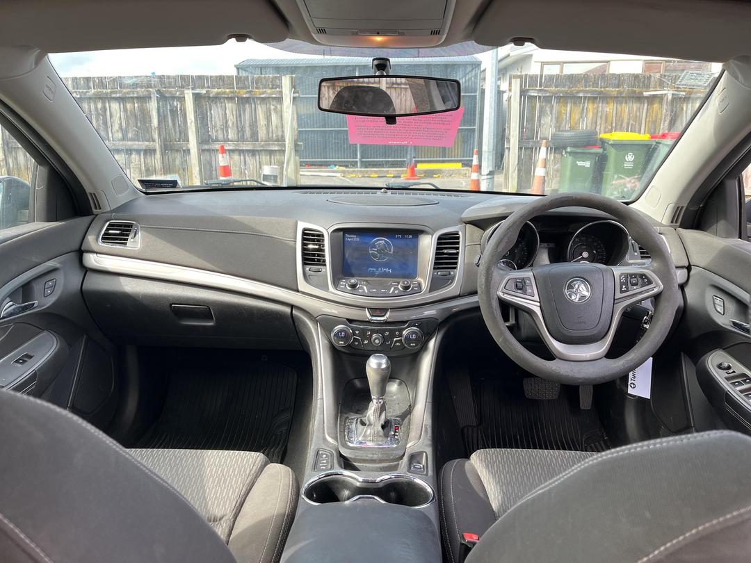 Photo '15' of Holden Commodore VF Evoke V6