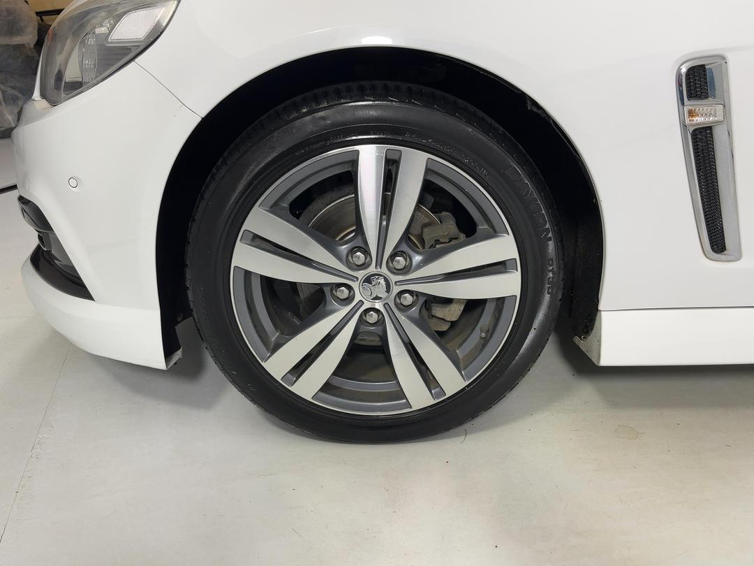Photo '10' of Holden Commodore