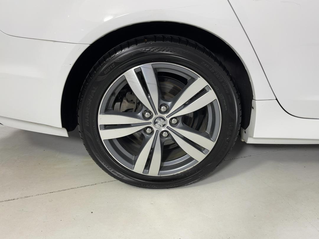 Photo '12' of Holden Commodore