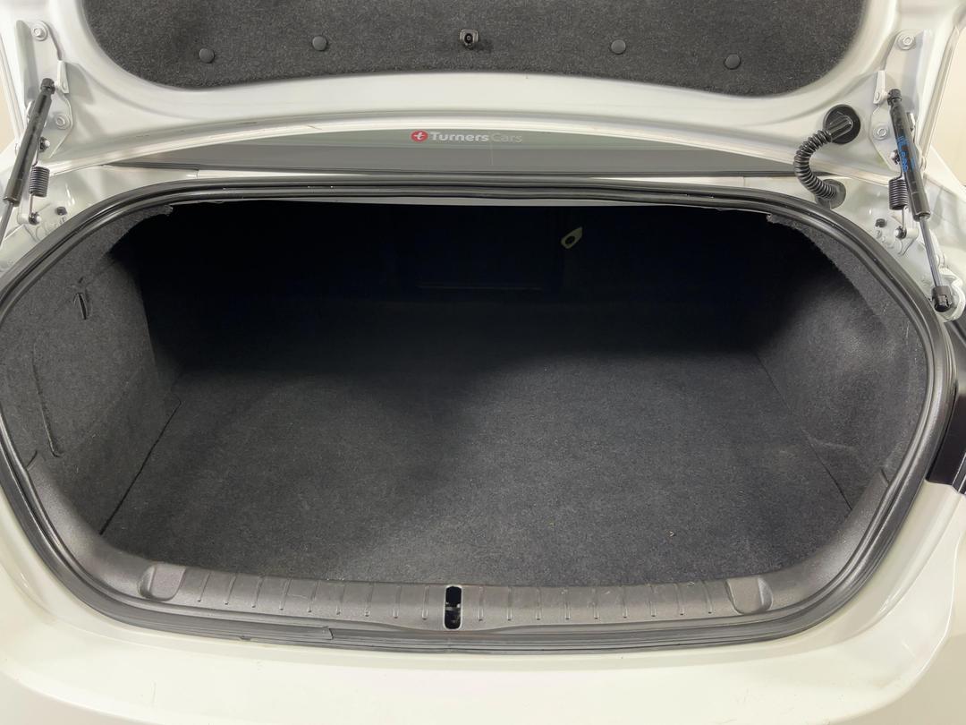 Photo '14' of Holden Commodore