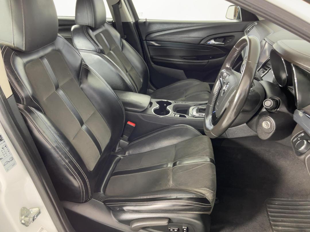 Photo '16' of Holden Commodore