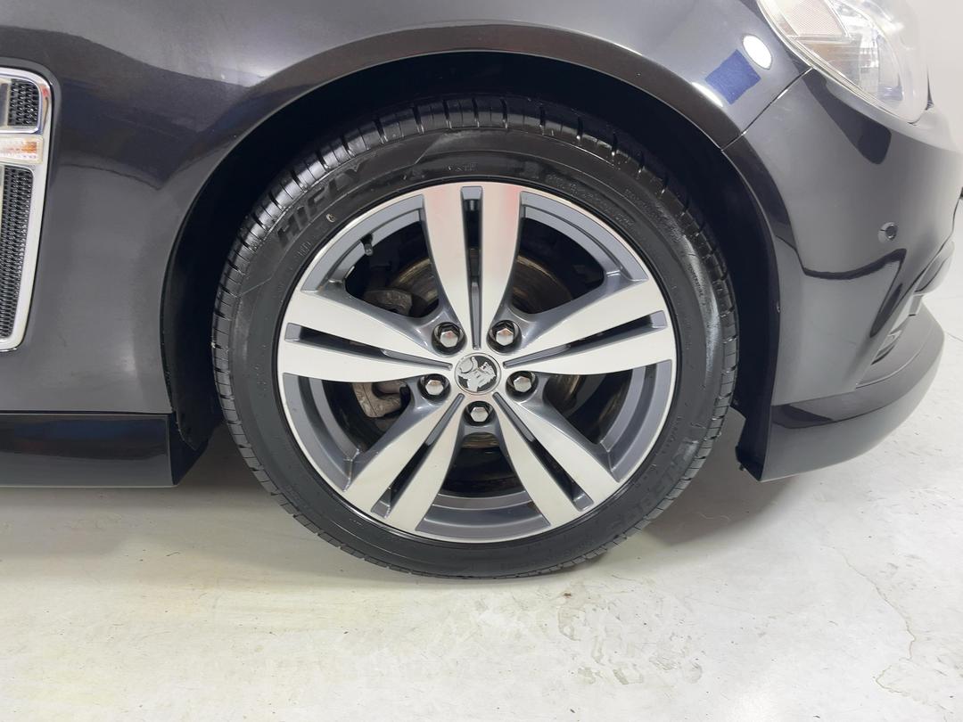 Photo '9' of Holden Commodore