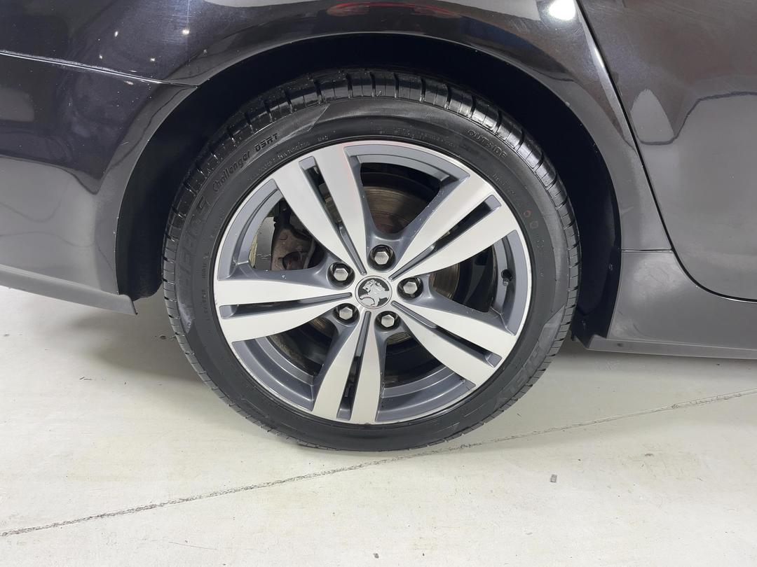 Photo '12' of Holden Commodore