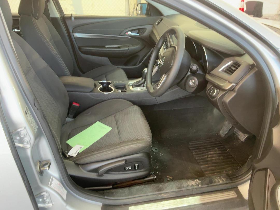 Photo '13' of Holden Commodore VF Evoke V6