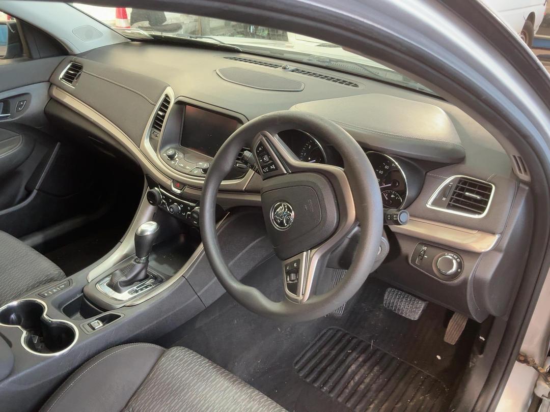 Photo '14' of Holden Commodore VF Evoke V6