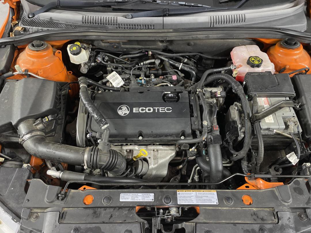 Photo '13' of Holden Cruze