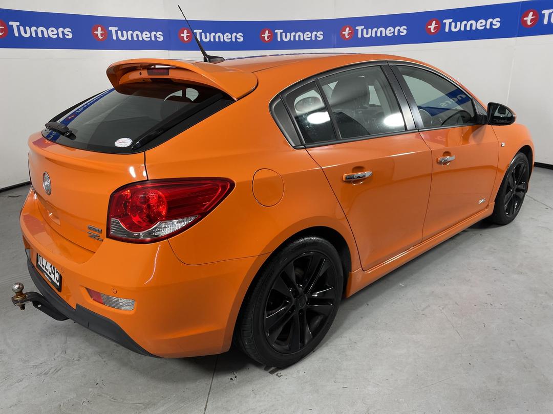 Photo '7' of Holden Cruze