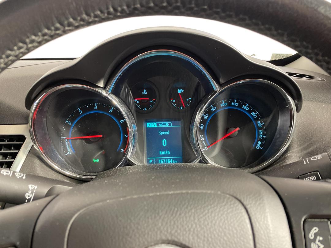 Photo '21' of Holden Cruze