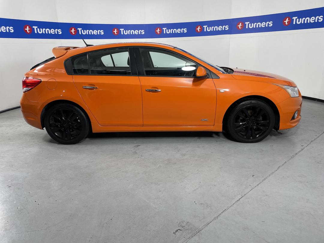 Photo '23' of Holden Cruze