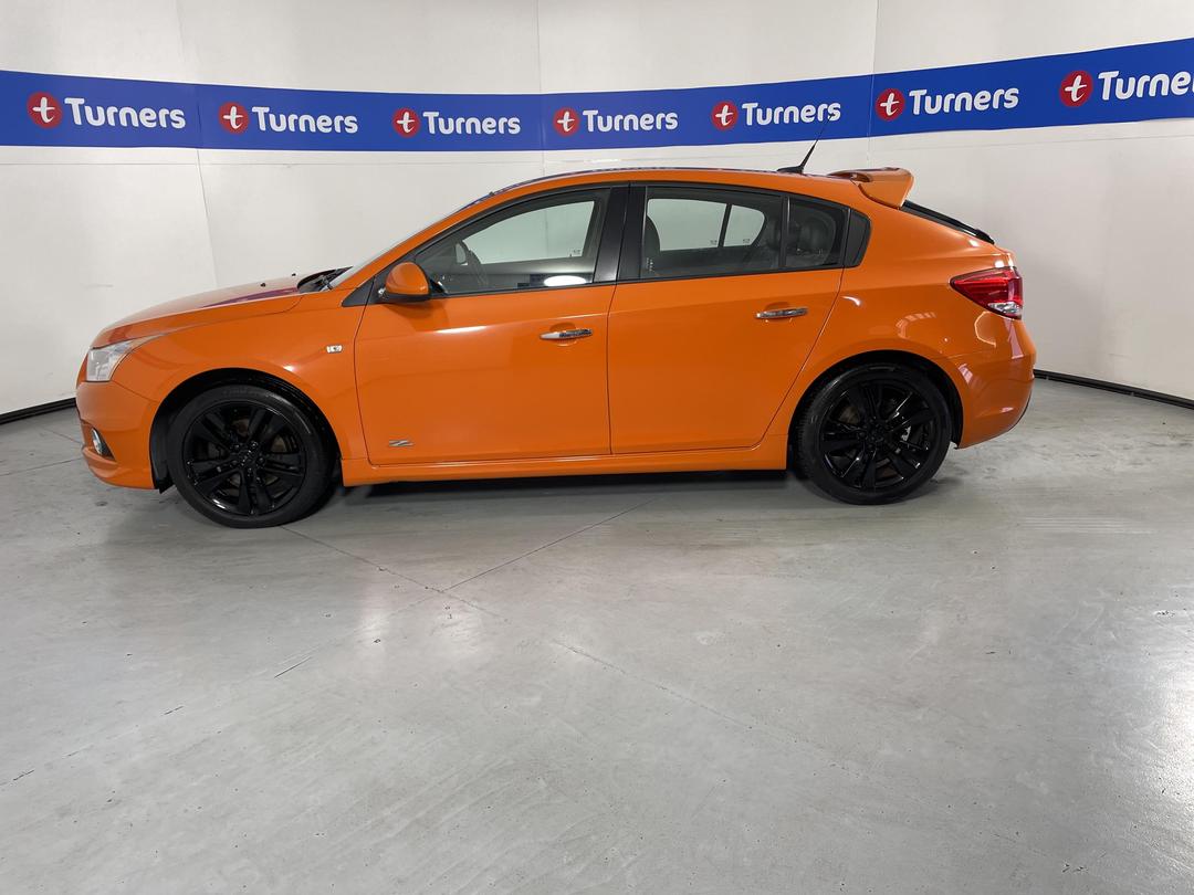 Photo '24' of Holden Cruze