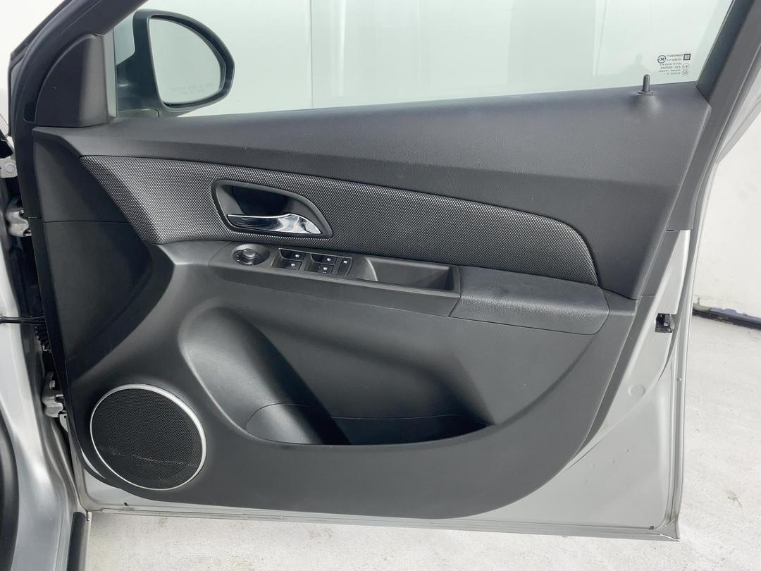 Photo '13' of Holden Cruze Equipe HB Photo '13' of Holden Cruze Equipe HB