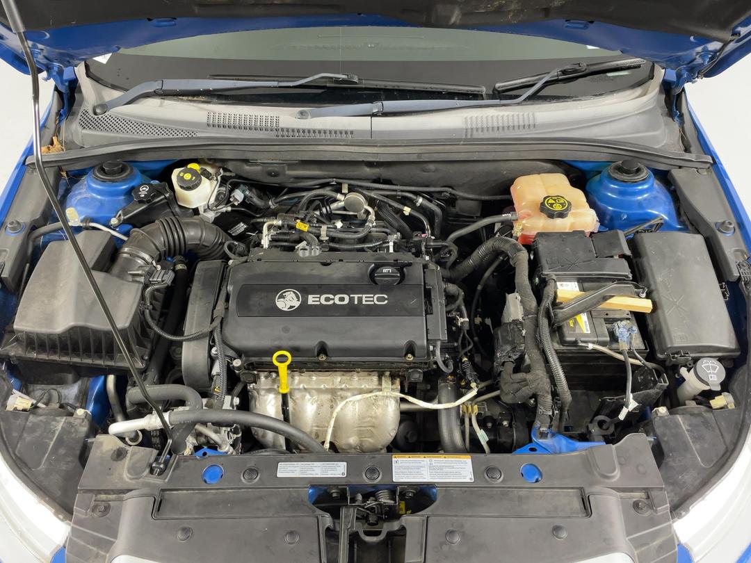 Photo '13' of Holden Cruze