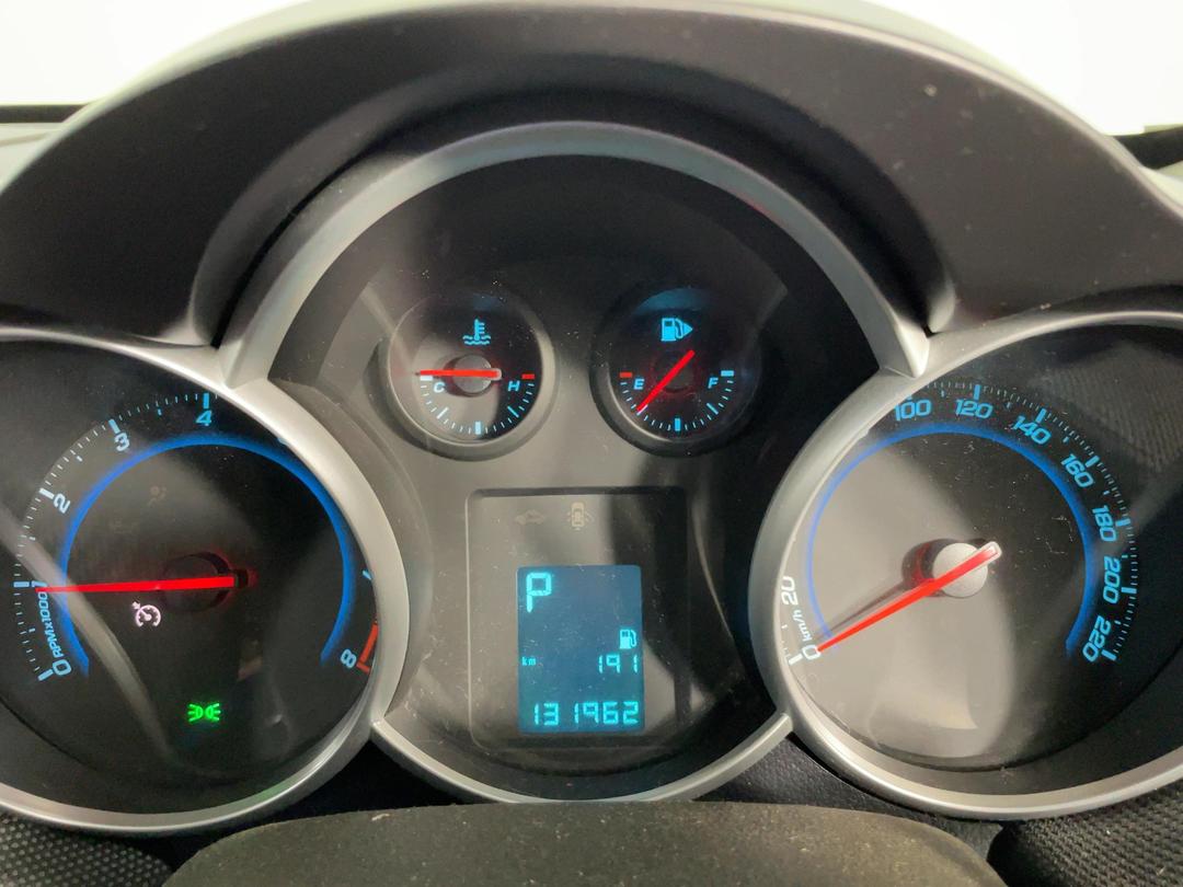 Photo '21' of Holden Cruze