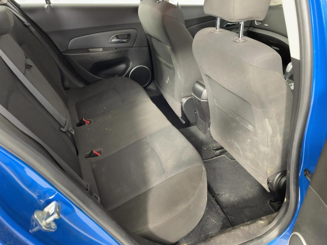 Photo '20' of Holden Cruze