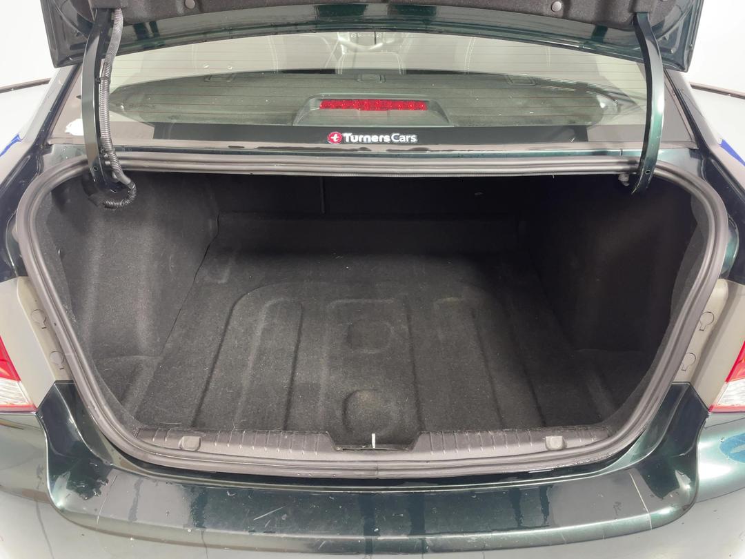Photo '14' of Holden Cruze