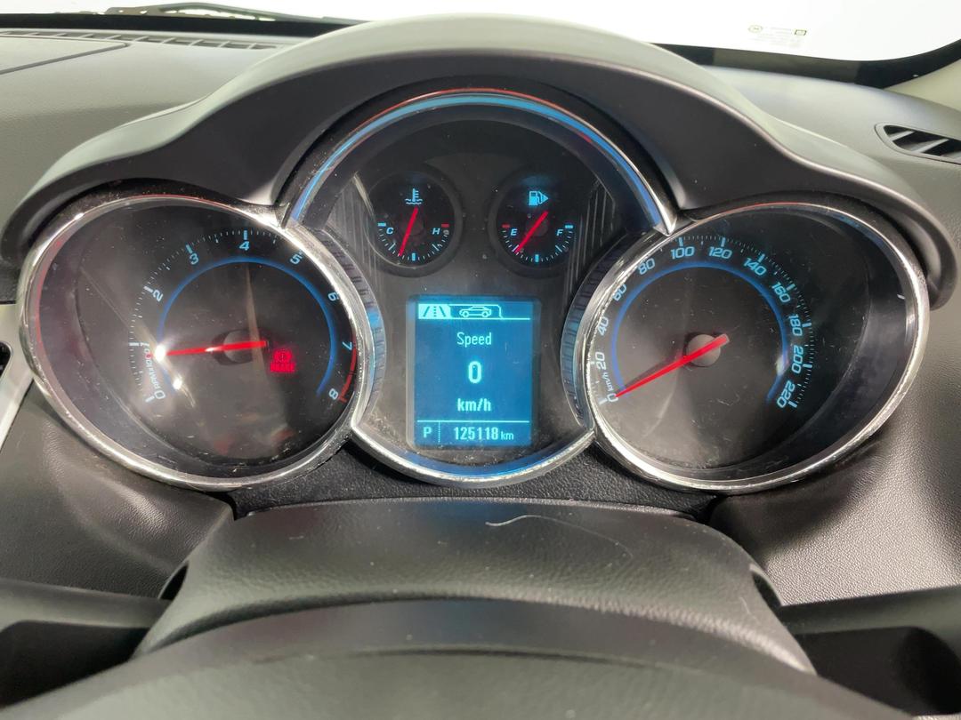 Photo '21' of Holden Cruze