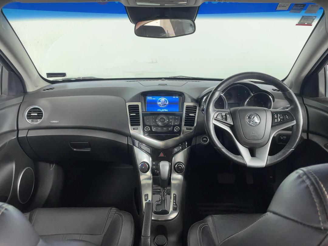 Photo '17' of Holden Cruze