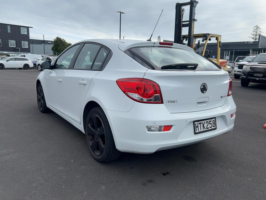Photo '4' of Holden Cruze Equipe HB Photo '4' of Holden Cruze Equipe HB