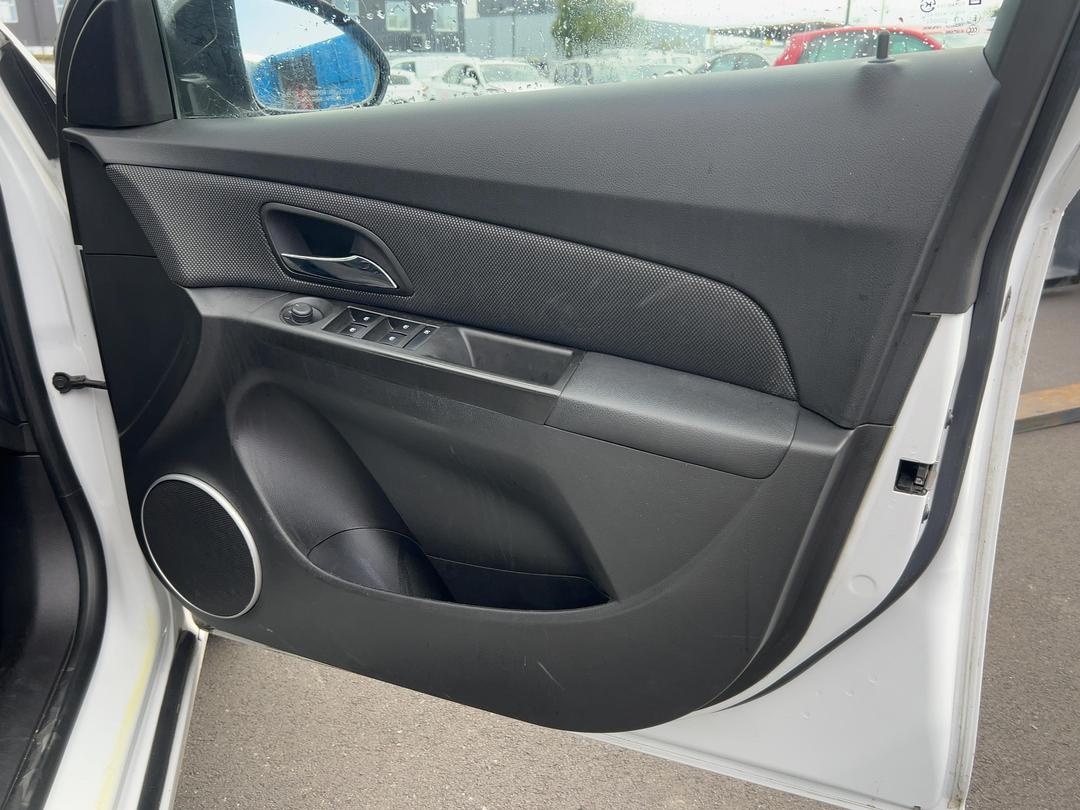 Photo '13' of Holden Cruze Equipe HB Photo '13' of Holden Cruze Equipe HB