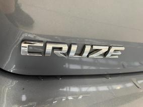 Photo '37' of Holden Cruze