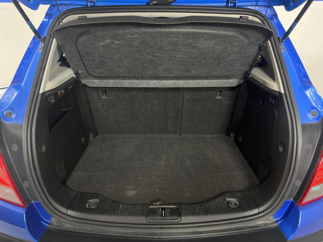 Photo '14' of Holden Trax