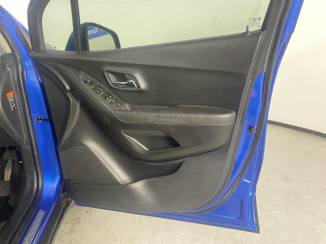 Photo '15' of Holden Trax